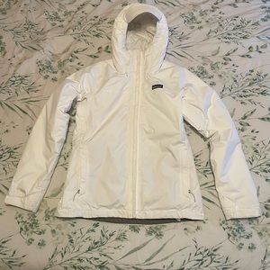 Womens white waterproof Patagonia insulated coat